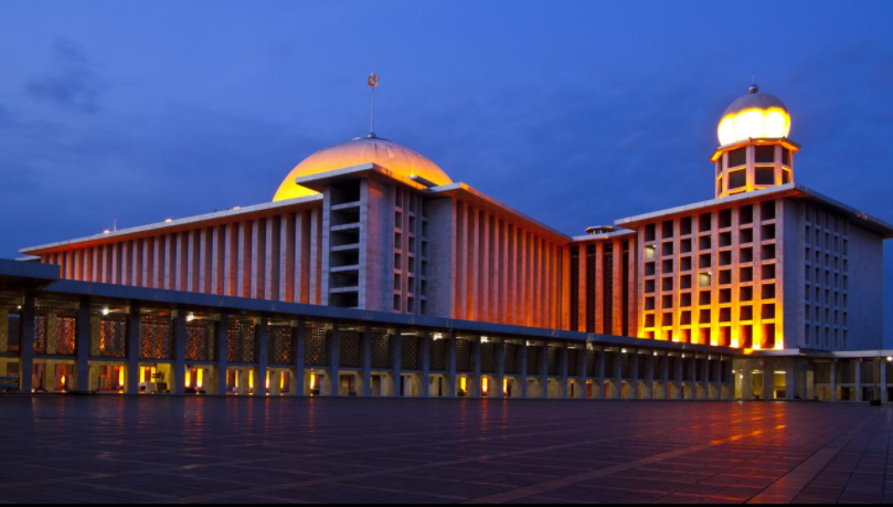 Ilustrasi Masjid Istiqlal Jakarta. Ramadhan tahun ini masjid terbesar di Asia Tenggara ini akan menyelenggarakan salat tarawih dengan jumlah jemaah yang dibatasi. (Foto: Istimewa)