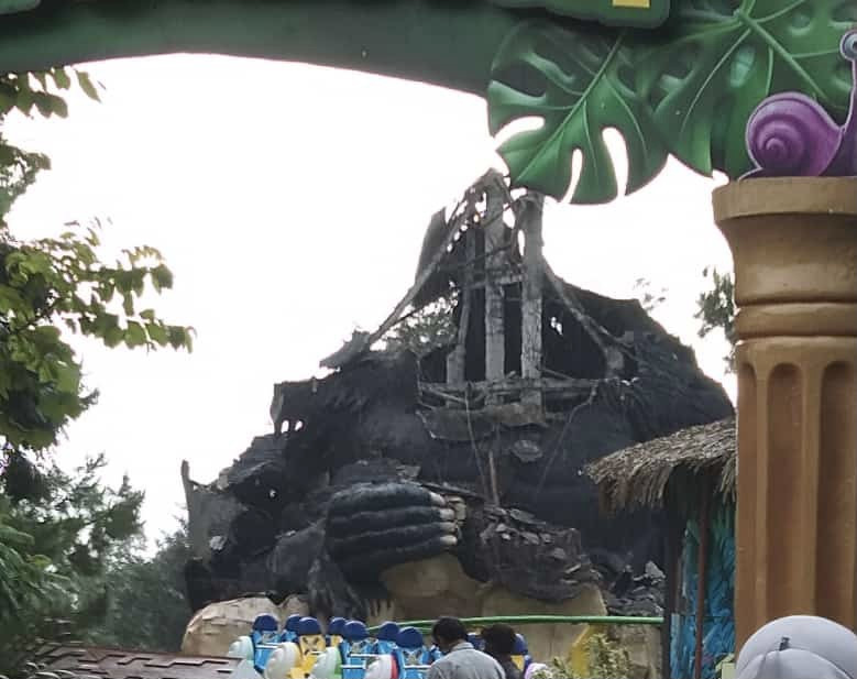 Kerangka Patung Gorilla yang roboh di Jatim Park 2 (Foto: istimewa)