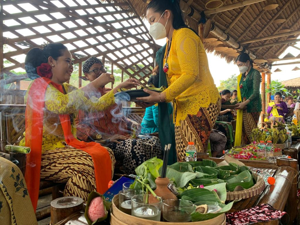 Prosesi ritual Megengan di Kampung Budaya Poliwijen, Blimbing, Kota Malang (Foto: Lalu Theo/ngopibareng.id)