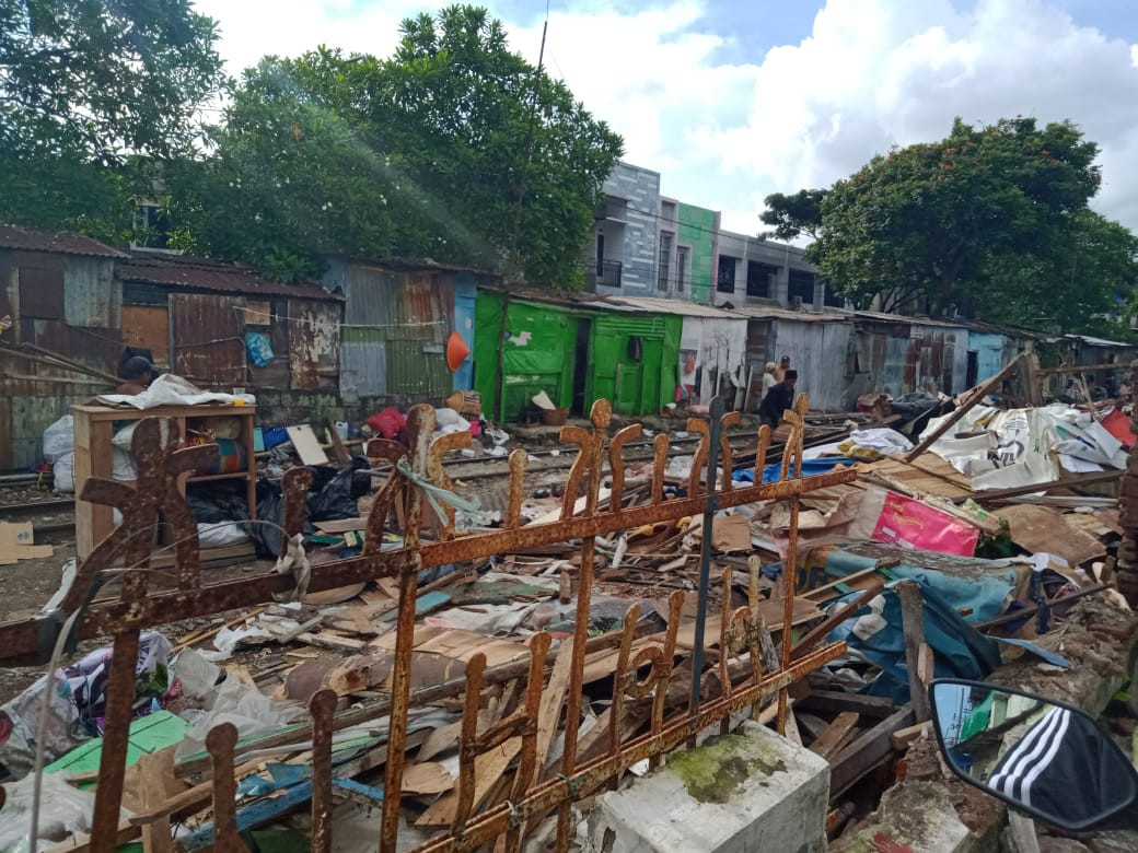 Deretan bangunan liar di eks Stasiun Jagalan, Klojen, Kota Malang (Foto: Lalu Theo/ngopibareng.id)