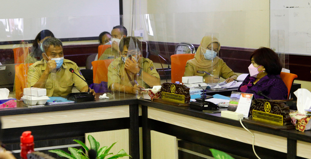 Rapat dinas dprd kota surabaya dan dinas pendidikan kota surabaya. (Foto: Alief sambogo/ngopibareng.id)