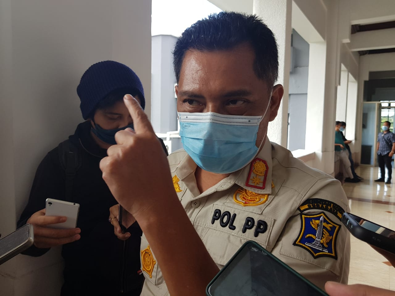 Kepala Satpol PP Surabaya, Eddy Christijanto, saat memberikan keterangan di Balai Kota, Surabaya, Rabu 14 April 2021. (Foto: Fariz Yarbo/Ngopibareng.id)