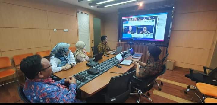 Bapak dan Ibu guru yang ikut dalam program pembatik 2021, merupakan para guru terbaik Indonesia. (Foto: Istimewa) 