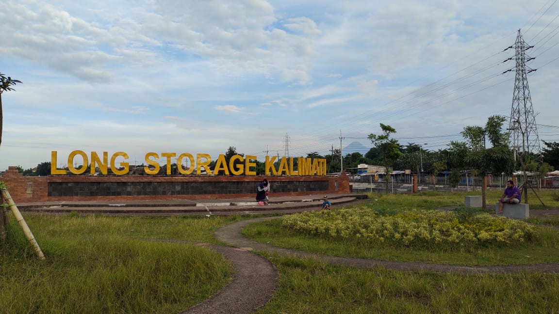 Pemandangan taman Waduk Long Storage Kalimati.(Foto: Deni Lukmantara/Ngopibareng.id)