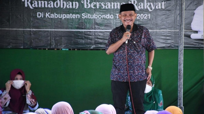 Bupati Situbondo Karna Suswandi saat kegiatan Safari Ramadhan 1442 H. (foto: istimewa/ngopibareng.id)