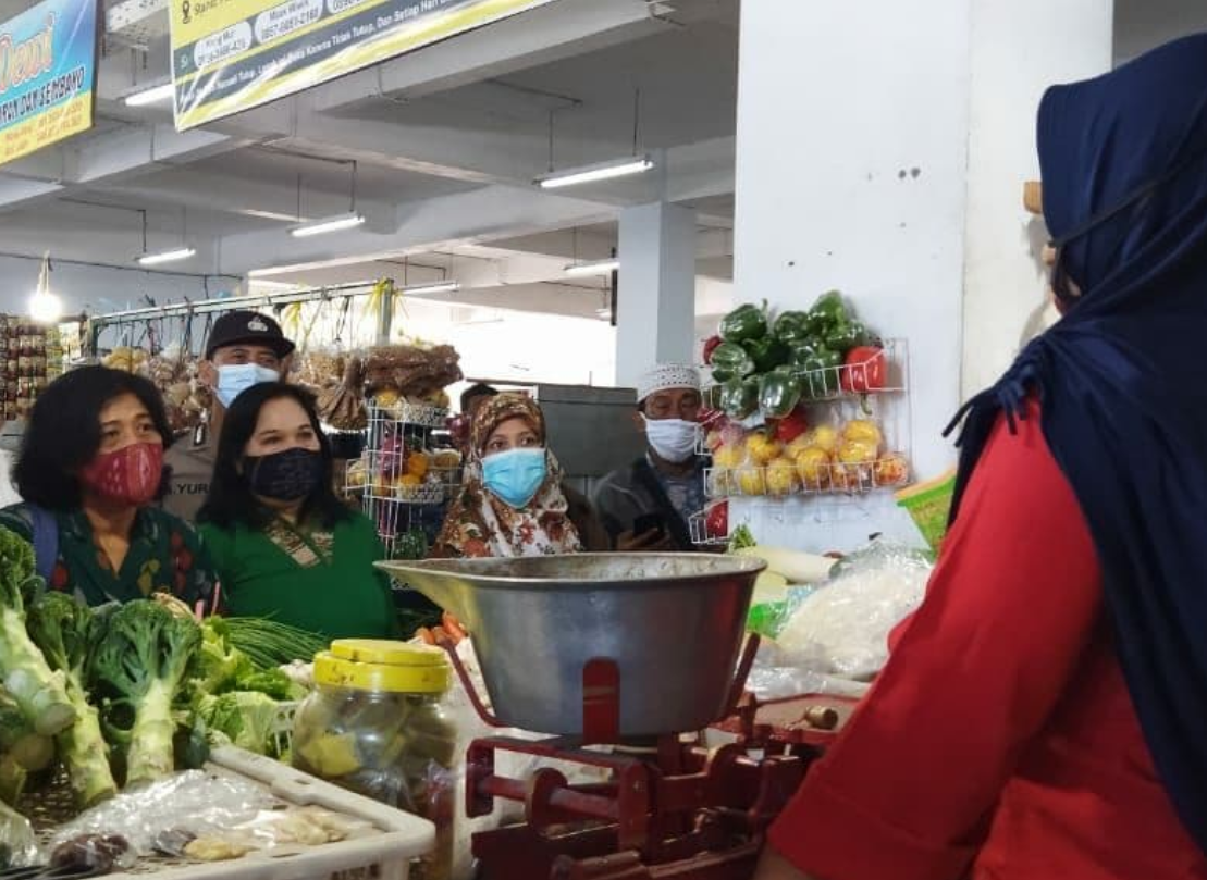 Harga sayur di Kediri cenderung naik menjelang lebaran. (Foto: Fendhy Plesmana/ngopibareng.id)