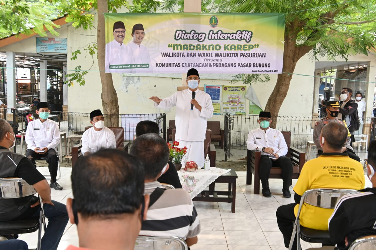 Walikota Pasuruan menyaksikan deklarasi penjual burung di Pasar Burung Karangketug. (Foto: Istimewa)