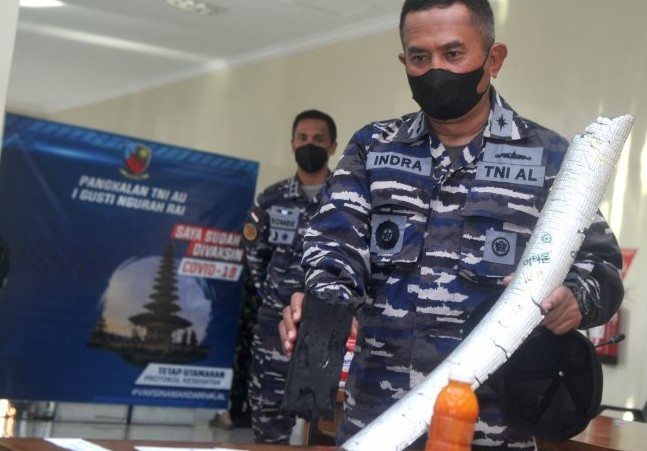 Komponen temuan TNI AL yang identik milik KRI Nanggala-402. (Foto: Ant)