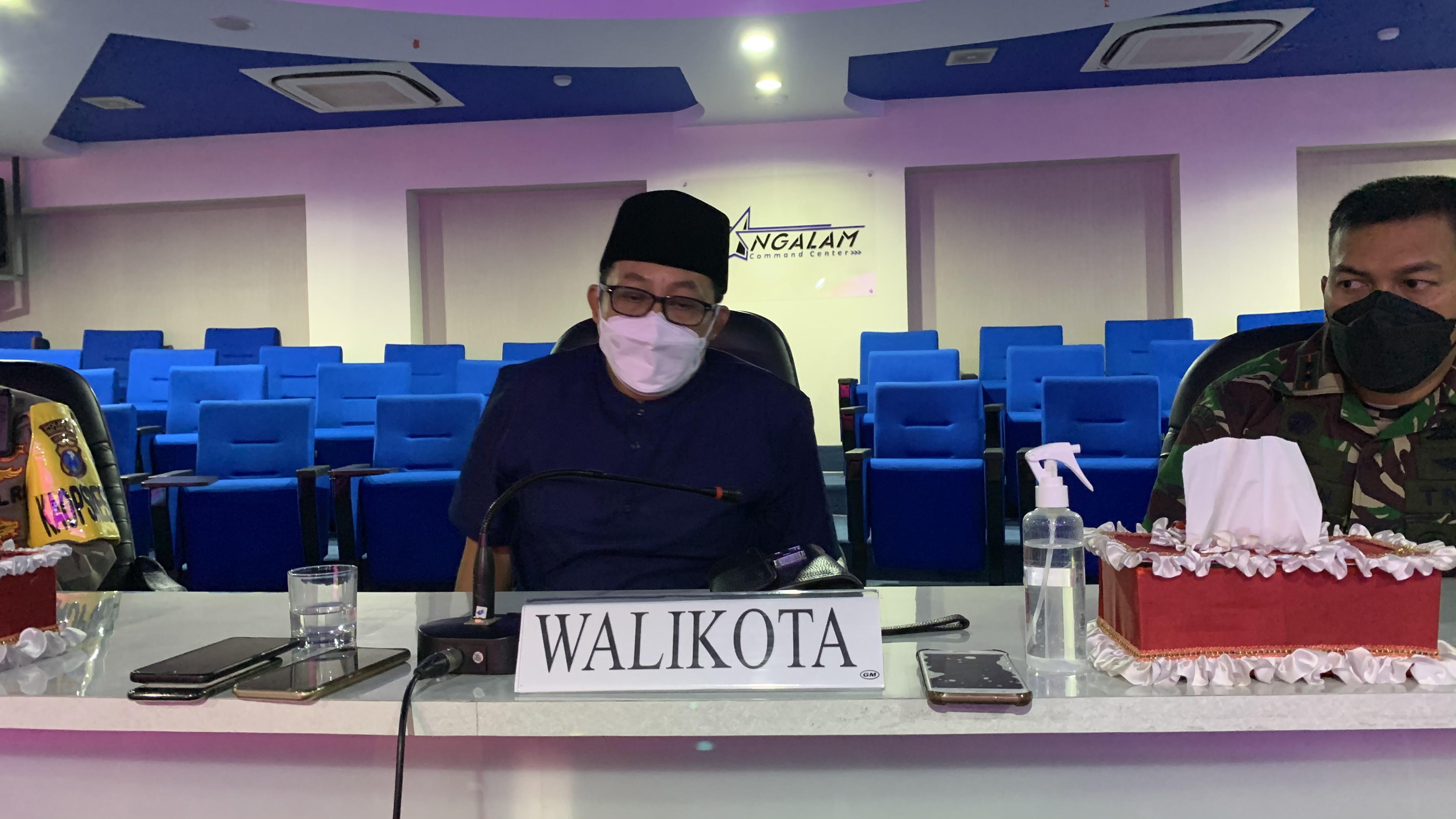 Walikota Malang, Sutiaji saat berada di Ngalam Command Center (Foto: Lalu Theo/Ngopibareng.id)