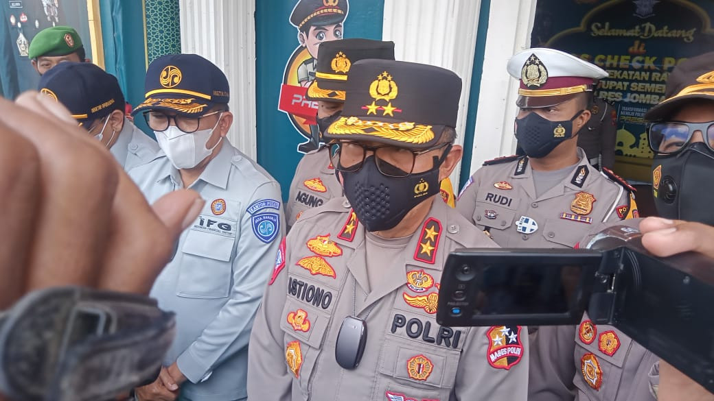 Kepala Korps Lalu Lintas (Korlantas) Polri Irjen Pol Istiono saat memberikan keterangan pers. (Mardiansyah Triraharjo/Ngopibareng.id)