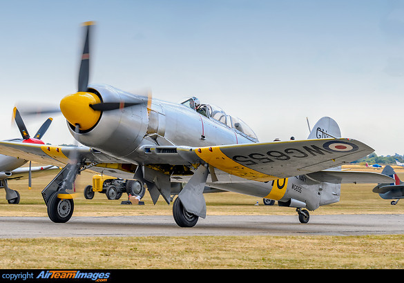 Pesawat tempur Sea Fury T20 milik Navy Wings. (Foto: Istimewa)