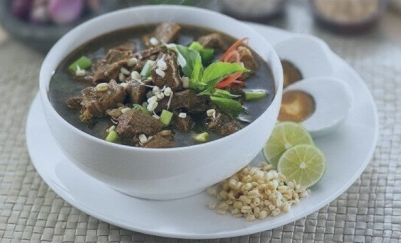 Rawon, masakah otentik Indonesia.