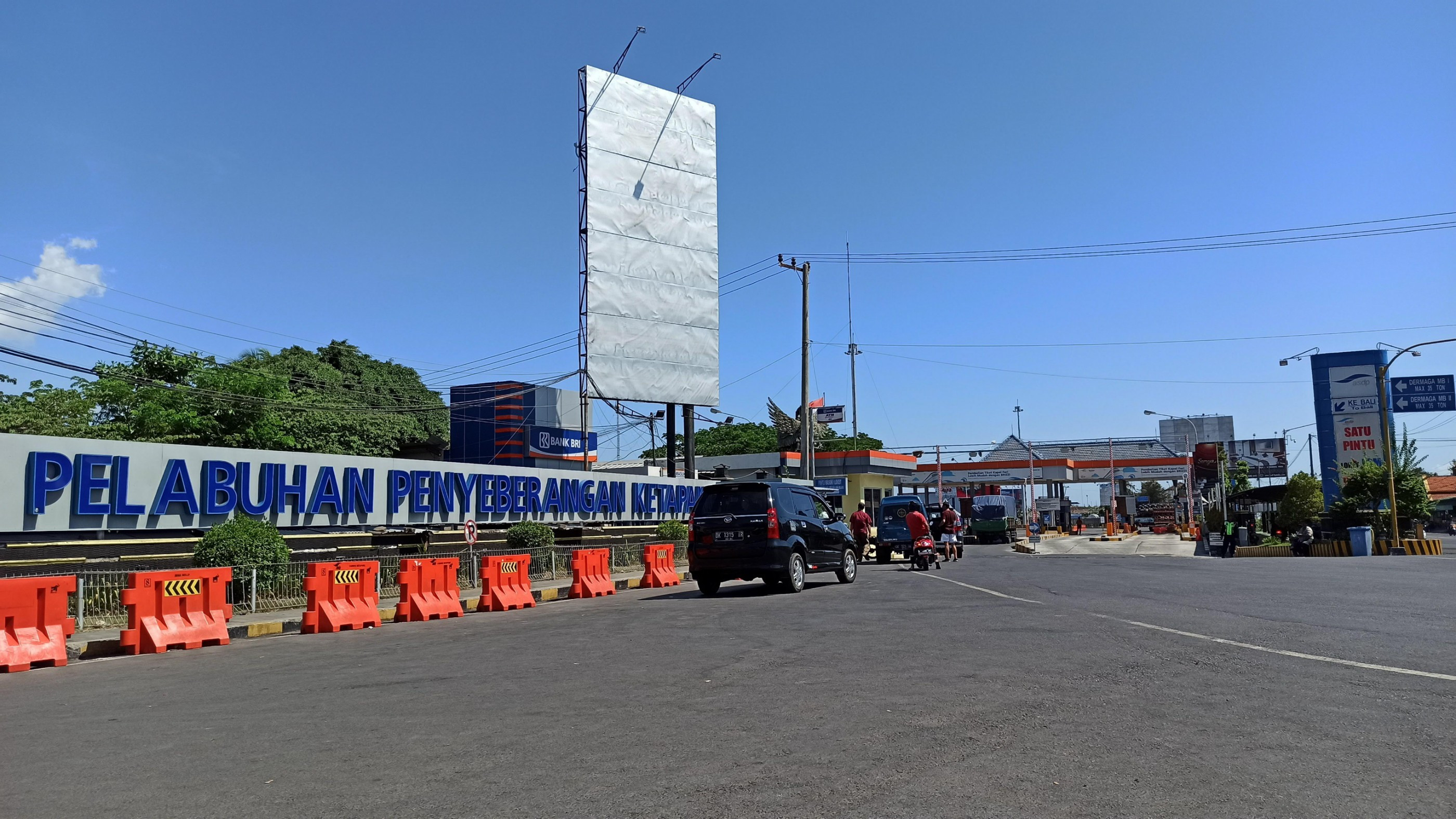 Pelabuhan Penyeberangan Ketapang-Gilimanuk tetap beroperasi pada masa larangan mudik lebaran nanti (foto:Muh Hujaini/Ngopibareng