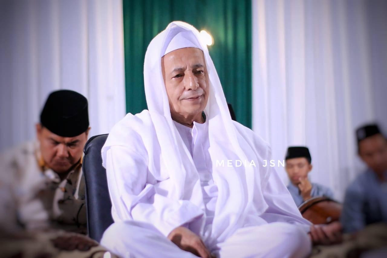 Habib Luthfi bin Yahya selalu meneduhkan bila memberi nasihat. (Foto: Istimewa)