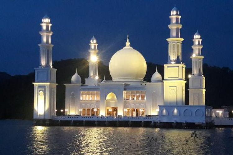 Masjid Al Khoir di Kabupaten Kayong Utara, Kalimantan Barat. (Foto: Istimewa)