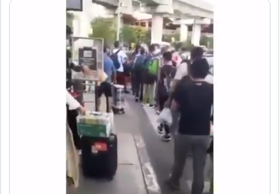 Tangkapan layar Warga Negara China yang tiba di Bandara Soekarno-Hatta 4 Mei yang lalu. (Foto: Tangkapan layar)