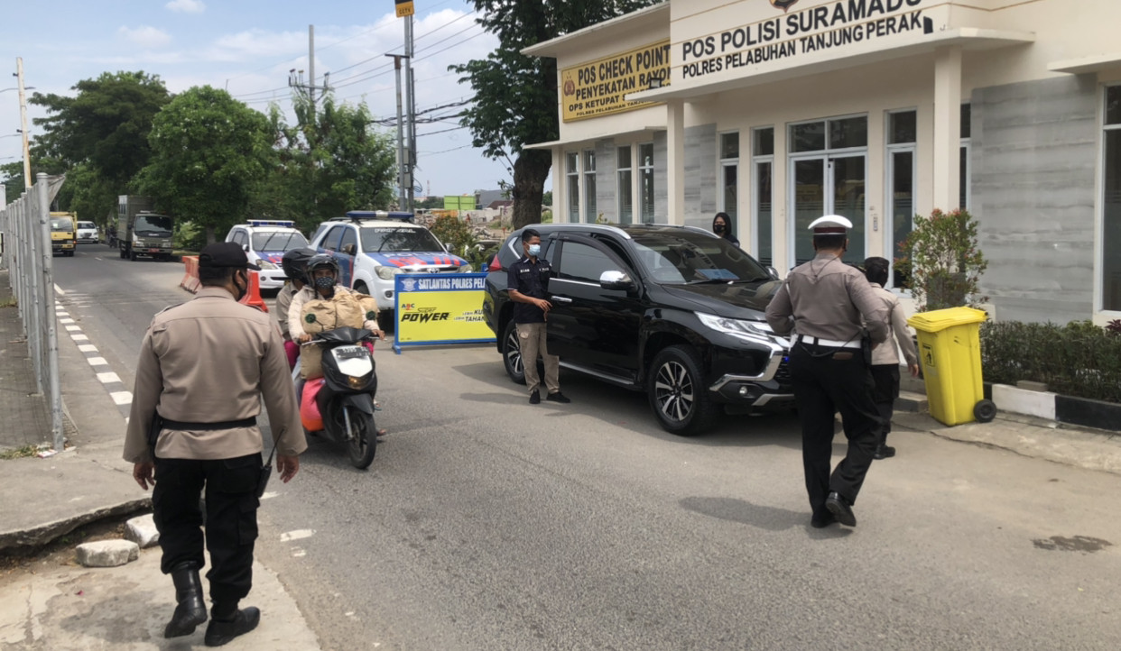 Pos penyekatan di Jembatan Suramadu (Foto: Andhi Dwi/Ngopibareng.id)