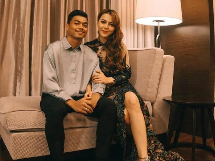 Foto kenangan kemesraan Alfath Fathier bersama Ratu Rizky Nabila alias Nabs. Kini, mereka telah resmi bercerai pada Rabu 5 Mei 2021. (Foto: Instagram)