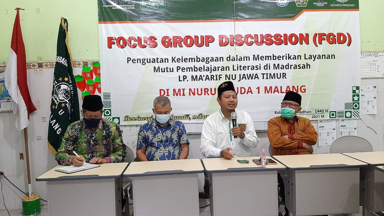 Sunan Fanani mewakili Maarif NU Jatim, Adri dari INOVASI, H Abdul Mughni mewakili Kemenag, Ketua LP Maarif Kota Malang H Sulthon, dalam FGD "Penguatan kelambagaan dalam meningkatkan layanan mutu pembelajaran literasi dan numerasi". (Foto: Humas LP Maarif)