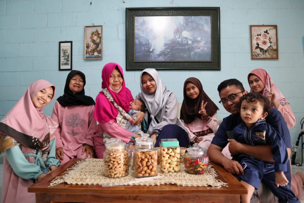 Lebaran di rumah