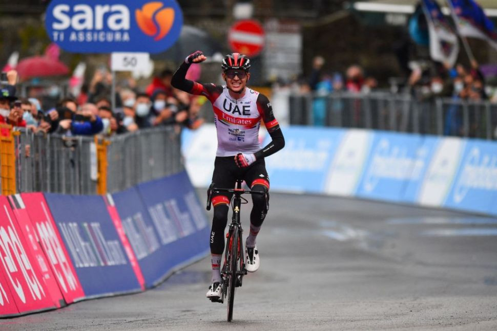 Joe Dombrowski (UAE Team Emirates) memenangkan etape 4 Giro d'Italia.