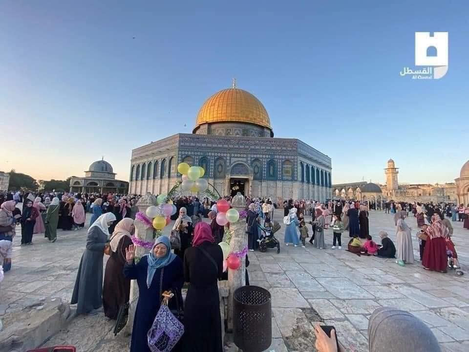 Kebebasan beribadah bagi Kaum Muslimin di Masjid al-Aqsha, Yerusalem, selalu terhalang oleh represivitas polisi Isreal. (Foto: Istimewa)