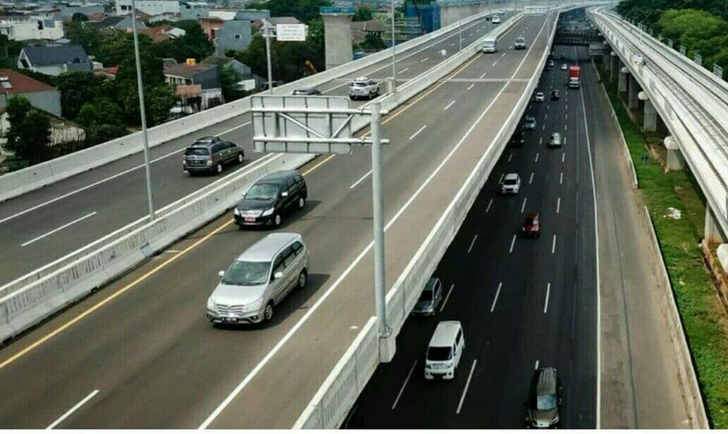 Suasana Tol Jakarta-Cikampek yang lengang di hari kedua lebaran. (Foto: Dok Polda Metro)