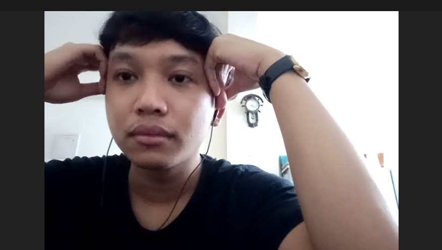 Naufal Rizkulloh saat wawancara melalui video call (Foto: tangkapan layar Mutqiyyah Rizqi/Ngopibareng.id)