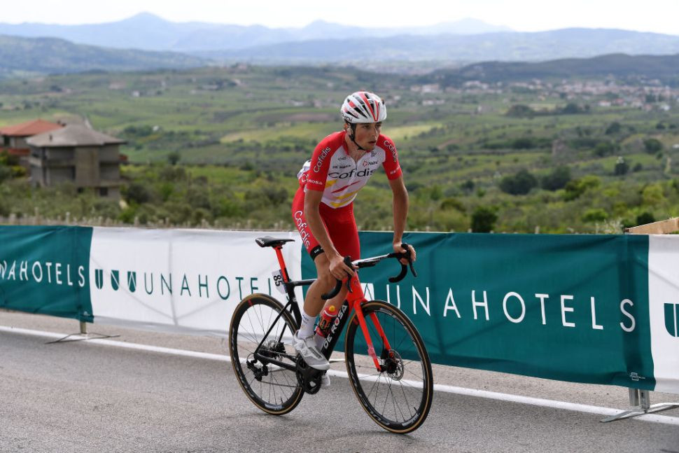 Victor Lafay (team Cofidis)  memenangkan etape 8 dengan breakaway