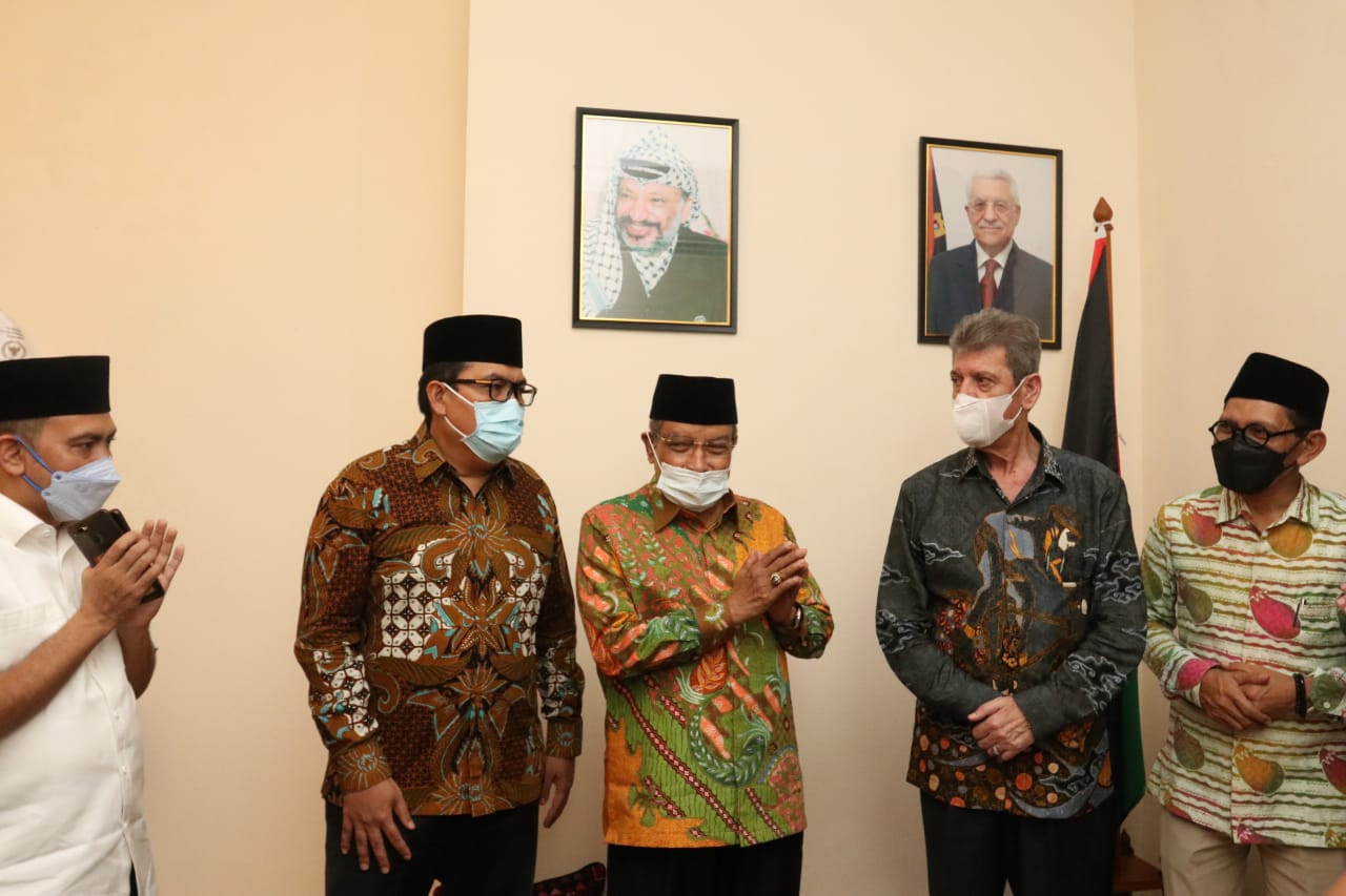 Ketua PBNU KH Said Aqil Siroj dan jajarannya, bersilaturahim ke rumah Duta Besar (Dubes) Palestina untuk Indonesia, Zuhair Al-Shun. (Foto: Istimewa)