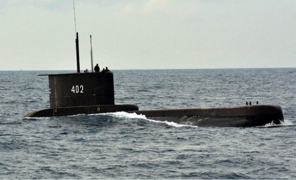 3 kapal selam milik China berhasil angkat sejumlah bagian dari KRI Nanggala 402 yang tenggelam di kedalaman 800 meter di laut Bali. (Foto: istimewa)