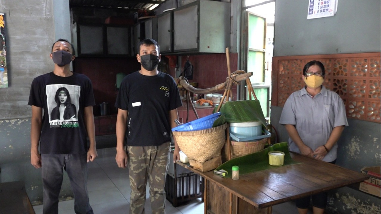 Warga Jateng antusias menyanyikan lagu Indonesia Raya secara serentak pada Harkitnas. (Foto: Dok Jateng)