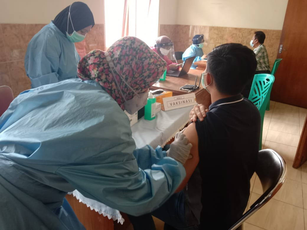 Vaksinasi Covid-19 bagi para atlet di Kota Batu (Foto: istimewa)