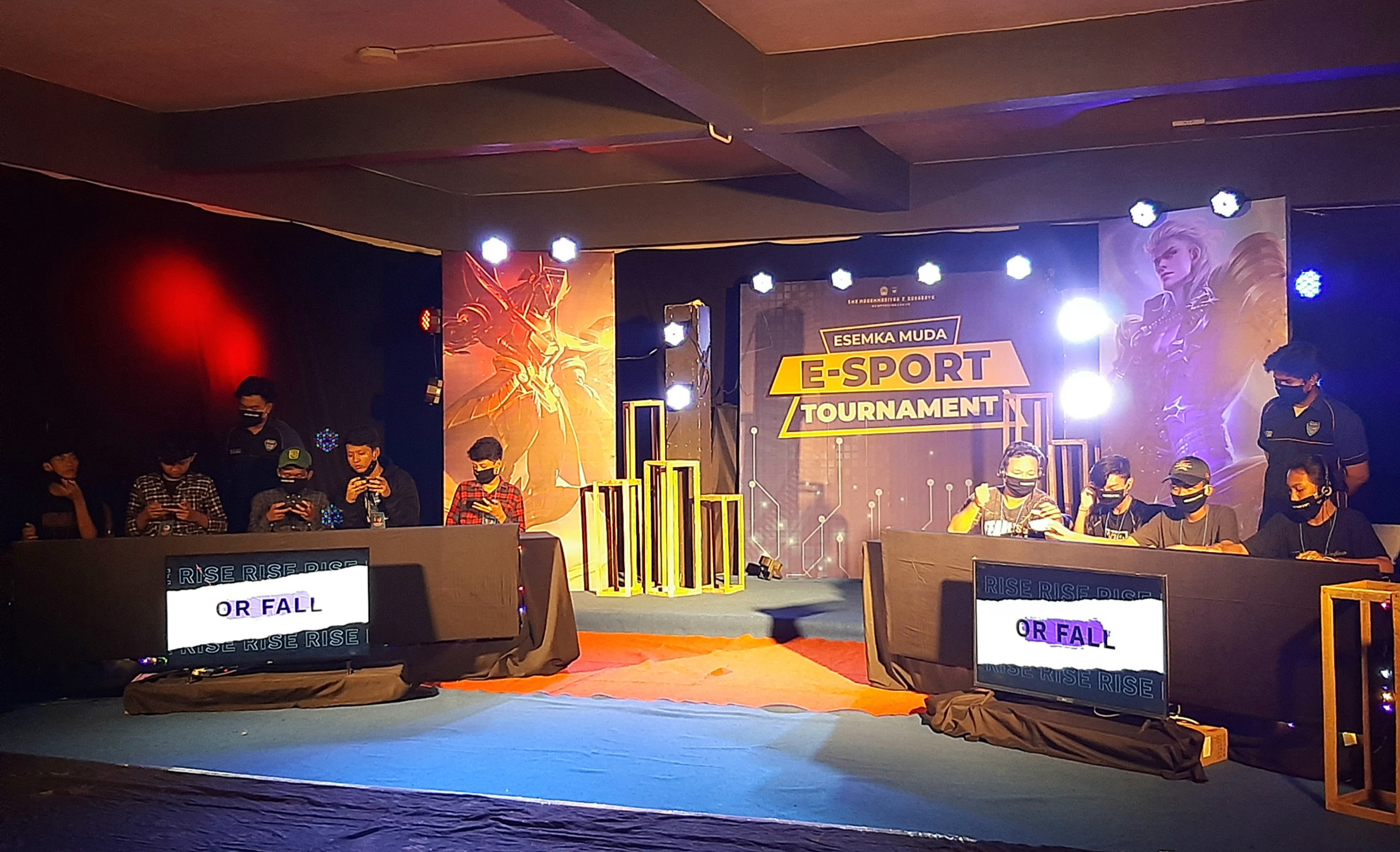 Tournamen E-Sport yang diadakan oleh SMK Muhammadiyah 2 Surabaya. (Foto: Pita Sari/Ngopibareng.id)