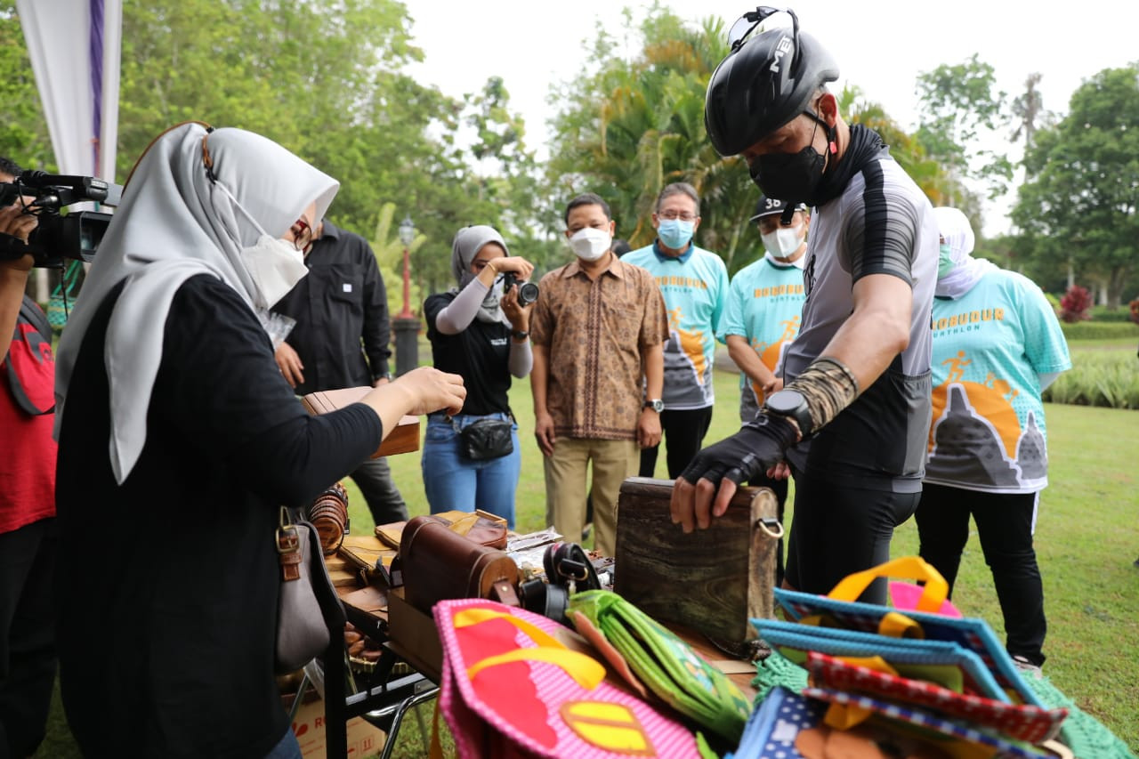 Gubernur Jawa Tengah Ganjar Pranowo menjadi peserta kejutan dalam event Borobudur Duathlon 2021, Sabtu 29 Mei. (Foto: Istimewa)