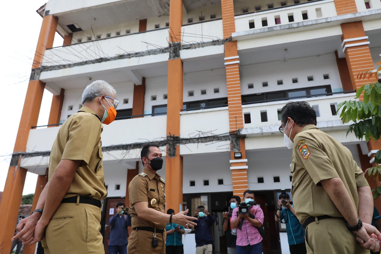 Gubernur Jawa Tengah, Ganjar Pranowo saat sidak ke  antaranya RSUD Loekmono Hadi Kudus, Senin 31 mei 2021. (Foto: Istimewa)