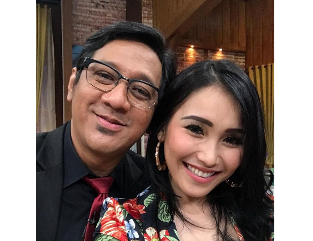 Ayu Ting Ting pose bareng Andre Taulany. (Foto: Instagram)