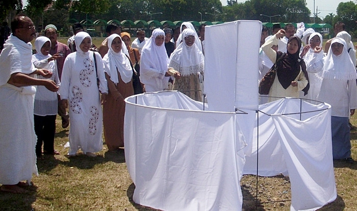 Ratusan jemaah calon haji  Bondowoso kembali terancam gagal berangkat menunaikan ibadah haji ke Mekkah Arab Saudi pada tahun ini. (foto: guido/ngopibareng.id)