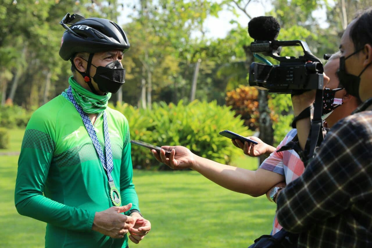 Gubernur Jawa Tengah Ganjar Pranowo dorong kebijakan Pemkab Kudu, agar warga di rumah saja saat akhir pekan. (Foto: Istimewa)