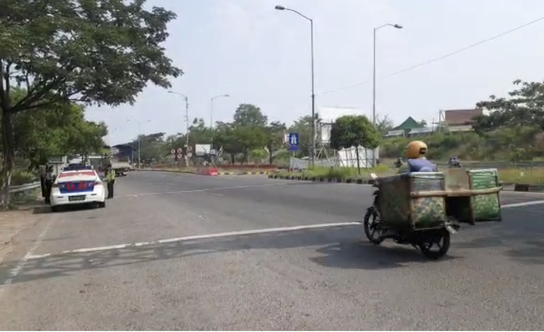 Ruas jalan menuju Jembatan Surabaya sisi Madura (Foto: Andhi Dwi/Ngopibareng.id)