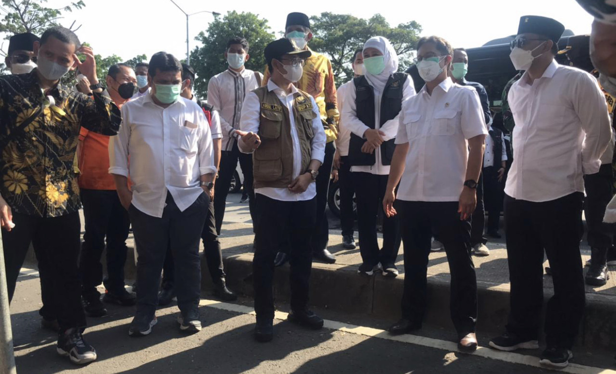 Menteri Kesehatan (Menkes), Budi Gunadi Sadikin, saat kunjungi pos penyekatan Jembatan Suramadu (Foto: Istimewa)