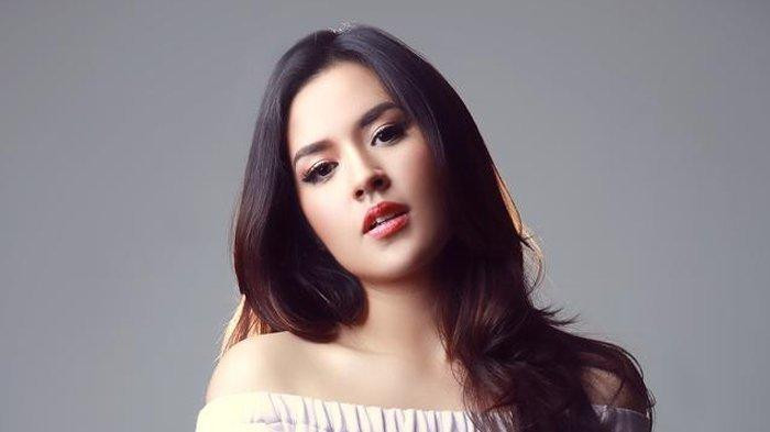 Penyanyi Raisa meluncurkan album baru berjudul It's Personal. Video musik lagu barunya berjudul Tentang Dirimu. (Foto: Instagram)