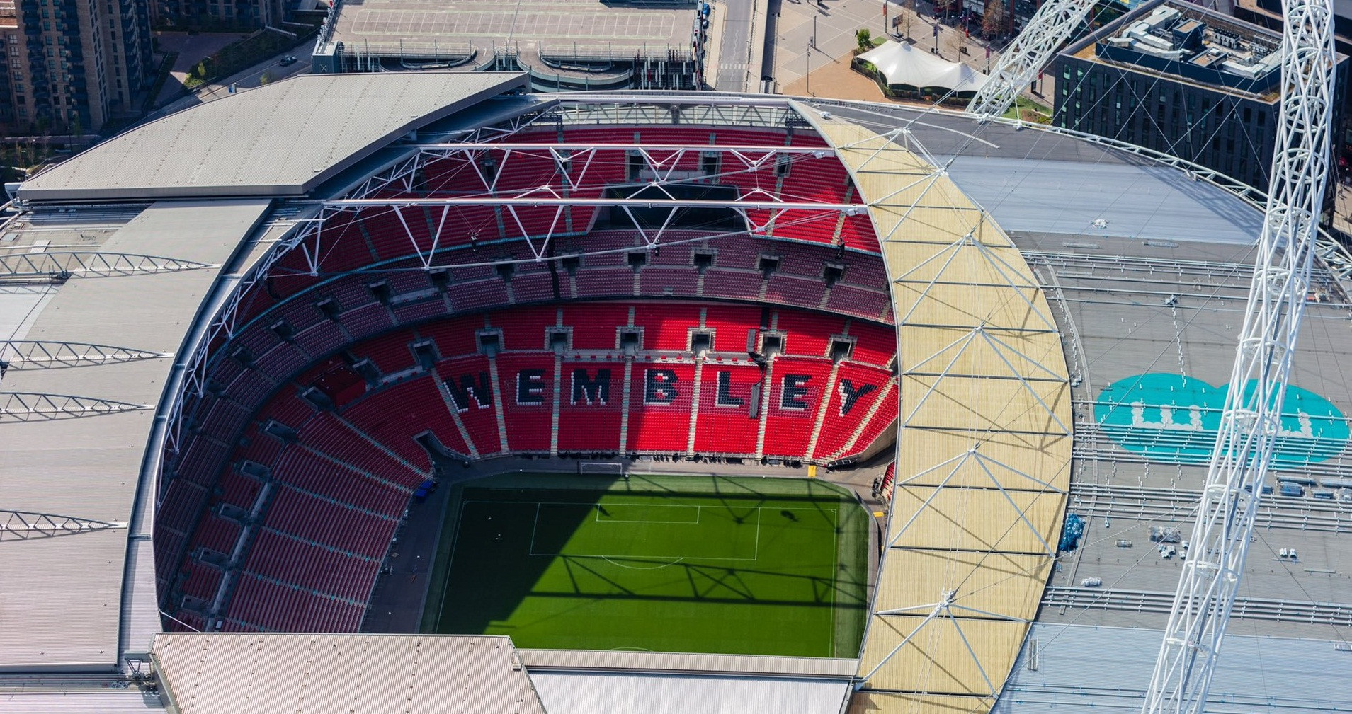 Pemegang tiket asli Inggris bisa masuk Stadion Wembley dengan bukti vaksinasi selama babak penyisihan Grup D Euro 2020. (Foto: Twitter)