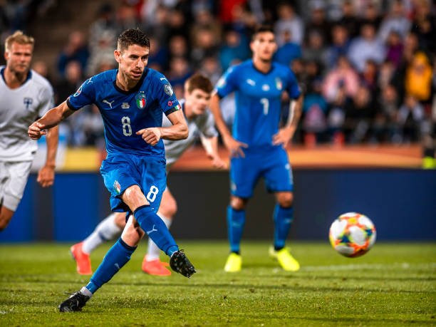 Gelandang Jangkar Italia, Jorginho yang menjadi titik tumpu permainan Gli Azzuri. (Foto: Istimewa)