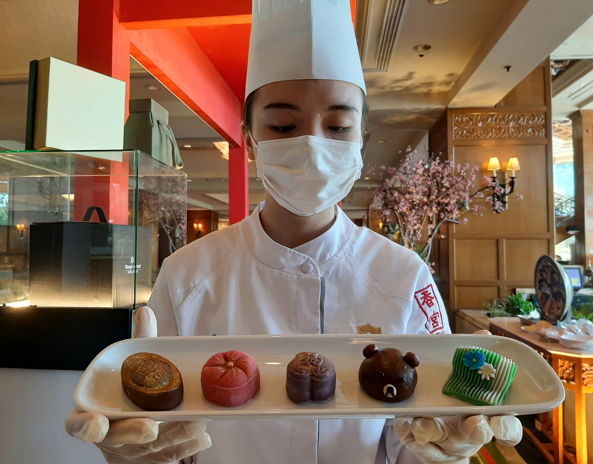 Dumpling rice atau bakcang manis kreasi Shangri-La Hotel Surabaya. (Foto: Pita Sari/Ngopibareng.id)