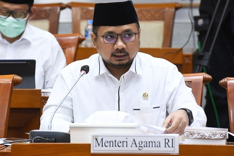 Menteri Agama Yaqut Cholil Qoumas menyampaikan pemaparan saat mengikuti rapat kerja dengan Komisi VIII DPR, di Kompleks Parlemen, Senayan, Jakarta, Senin (31/5/2021). Rapat kerja tersebut membahas tindak lanjut persiapan penyelenggaraan ibadah haji 1442 H dan isu-isu aktual lainnya. ANTARA FOTO/Hafidz Mubarak A/hp.(Foto: Antara/Hafidz Mubarak A)