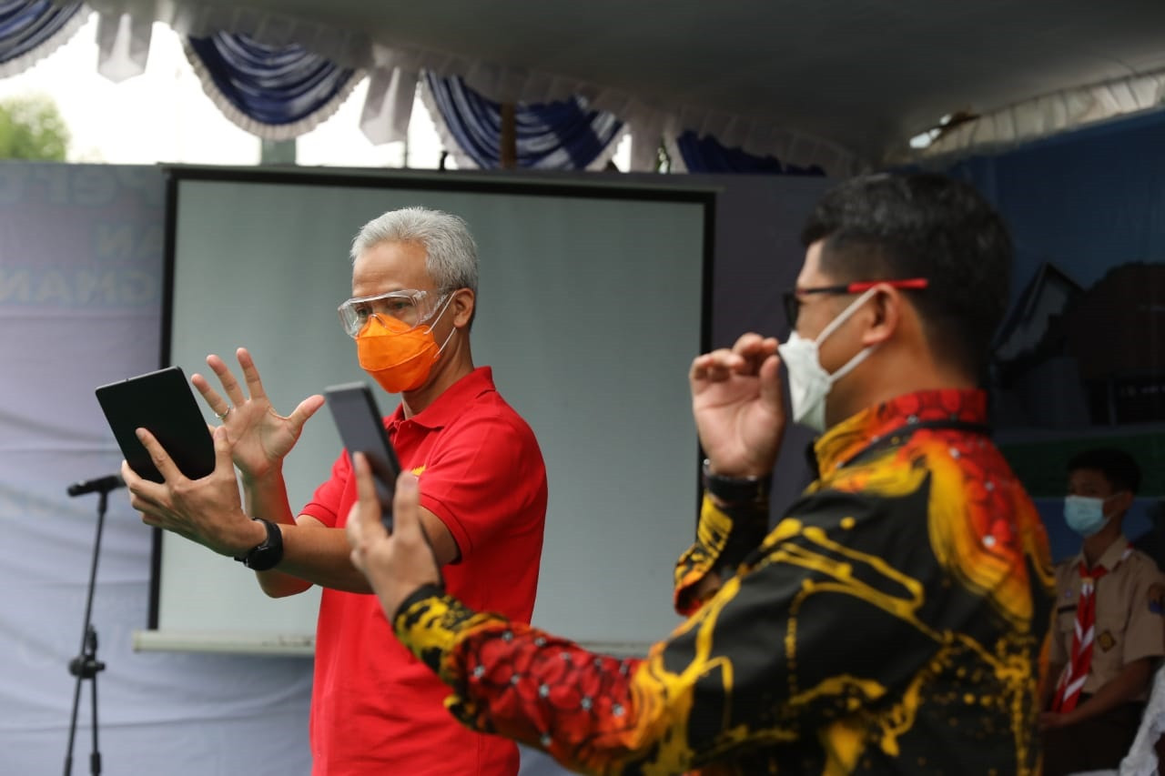 Gubernur Jawa Tengah Ganjar Pranowo saatme-launching Penerimaan Peserta Didik Baru. (Foto: Istimewa)