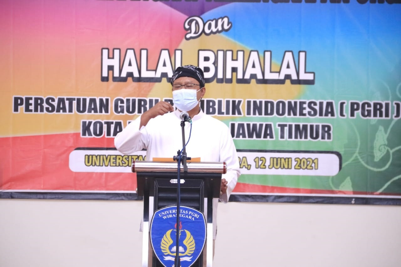 Walikota Pasuruan Gus Ipul saat memberikan sambutan dalam acara pelantikan pengurus PGRI Kota Pasuruan, Sabtu, 12 Juni 2021. (Foto: Istimewa)