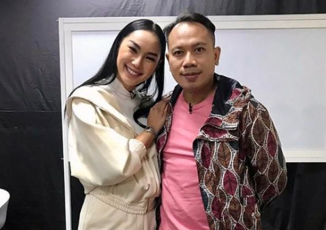 Kalina Ocktaranny (kiri) dan Vicky Prasetyo (kanan). Foto: Instagram @Kalinaocktaranny.