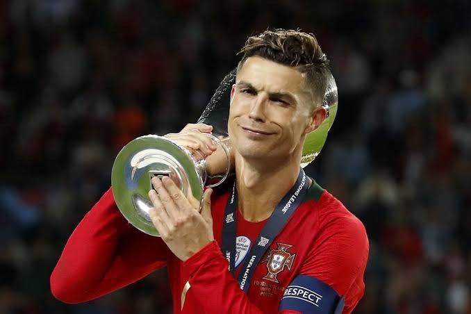 Cristiano Ronaldo ketika membawa Portugal juara Euro 2016. (Foto: Istimewa)